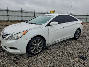 Hyundai Sonata SE 2.4L 4 2013