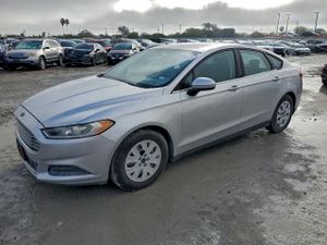 Ford Fusion S 2.5L 4 2013