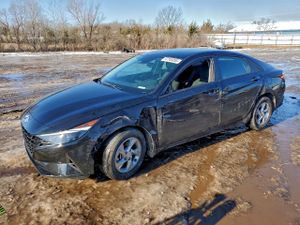 Hyundai Elantra SE 2.0L 4 2023