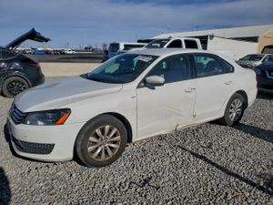 Volkswagen Passat S 1.8L 4 2014