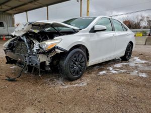 Toyota Camry LE 2.5L 4 2015