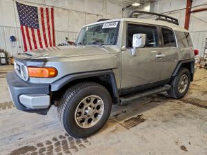 Toyota FJ Cruiser 4.0L 6 2011