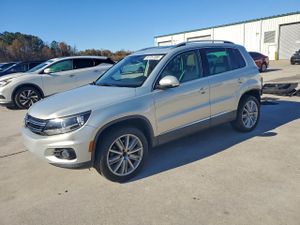 Volkswagen Tiguan S 2.0L 4 2013