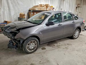 Ford Focus SE 2.0L 4 2011
