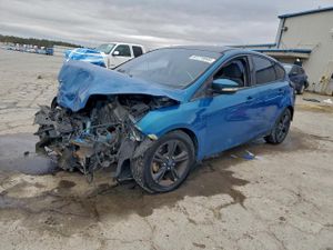 Ford Focus SE 2.0L 4 2014