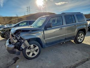 Jeep Patriot LATITUDE 2.4L 4 2013