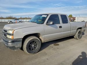 Chevrolet Silverado 1500 C1500 4.8L 8 2006
