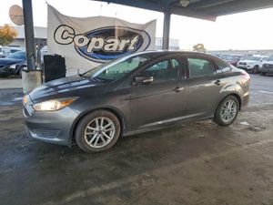 Ford Focus SE 2.0L 4 2015