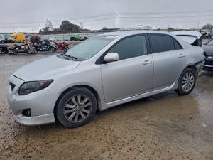Toyota Corolla BASE 1.8L 4 2010