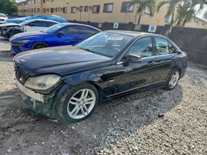 Mercedes-Benz C 250 1.8L 4 2012