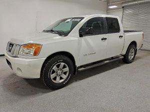 Nissan Titan XE 5.6L 8 2009