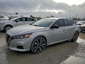 Nissan Altima SR 2.5L 4 2022