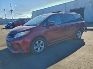 Toyota Sienna LE 3.5L 6 2018