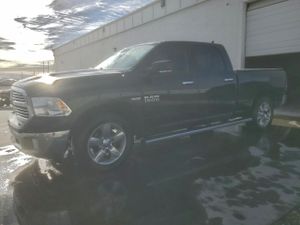 RAM 1500 SLT 5.7L 8 2015