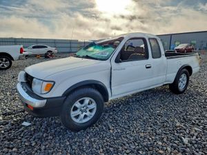 Toyota Tacoma XTRACAB 2.4L 4 1999