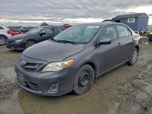 Toyota Corolla BASE 1.8L 4 2013
