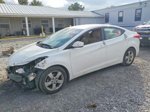 Hyundai Elantra GLS 1.8L 4 2013