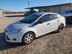 Ford Focus S 2.0L 4 2013