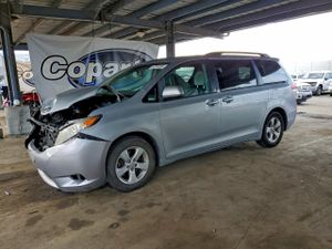 Toyota Sienna 3.5L 6 2014