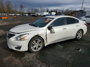 Nissan Altima 3.5S 3.5L 6 2015