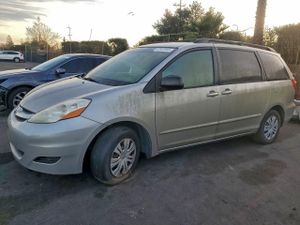 Toyota Sienna CE 3.5L 6 2009
