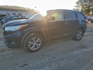 Toyota Highlander XLE 3.5L 6 2014