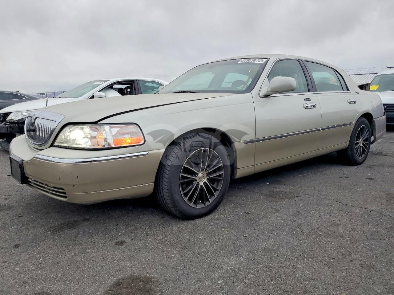 Lincoln Town Car SIGNATURE LIMITED 4.6L 8 2005