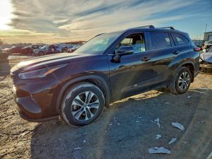 Toyota Highlander L 2.4L 4 2023