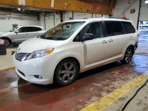 Toyota Sienna XLE 3.5L 6 2013
