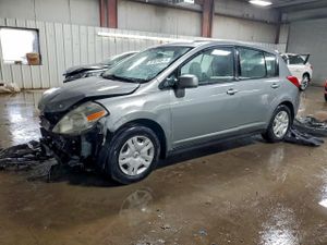 Nissan Versa S 1.8L 4 2010