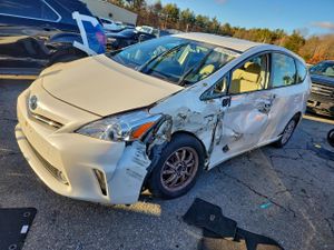 Toyota Prius 1.8L 4 2013