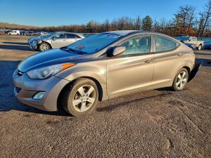 Hyundai Elantra GLS 1.8L 4 2013