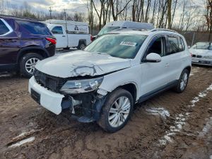 Volkswagen Tiguan S 2.0L 4 2012