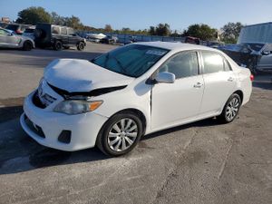 Toyota Corolla BASE 1.8L 4 2013