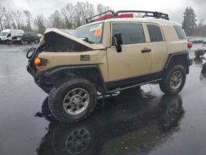 Toyota FJ Cruiser 4.0L 6 2011
