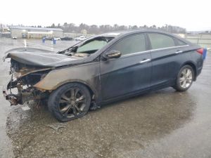 Hyundai Sonata SE 2.4L 4 2013