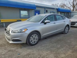 Ford Fusion S 2.5L 4 2013