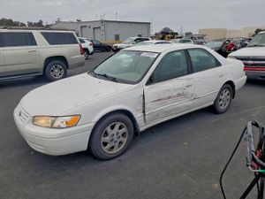 Toyota Camry LE 3.0L 6 1999