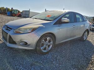 Ford Focus SE 2.0L 4 2013