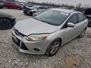 Ford Focus SE 2.0L 4 2014