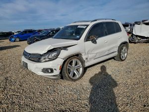 Volkswagen Tiguan S 2.0L 4 2014