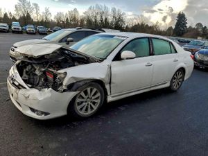 Toyota Avalon BASE 3.5L 6 2011