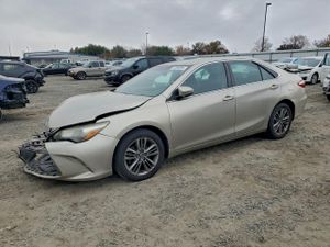 Toyota Camry LE 2.5L 4 2015