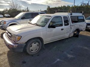 Toyota Tacoma XTRACAB 2.4L 4 1999
