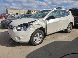 Nissan Rogue S 2.5L 4 2015