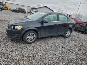 Chevrolet Aveo (Sonic) LT 1.8L 4 2015