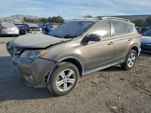 Toyota Rav4 XLE 2.5L 4 2014