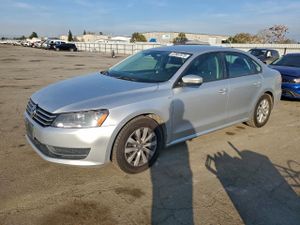 Volkswagen Passat S 1.8L 4 2015