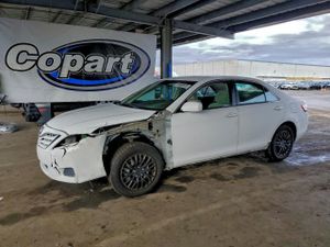 Toyota Camry BASE 2.5L 4 2011
