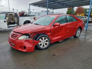 Toyota Camry BASE 2.5L 4 2011